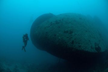 Hanging astern