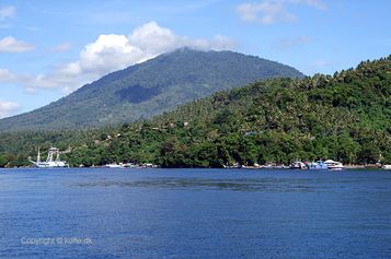The hillsides and volcanoes of Minahasa