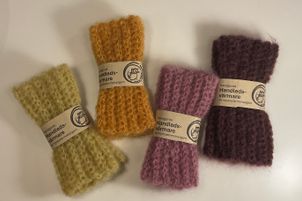 Nr 322 - virkade handledsvärmare