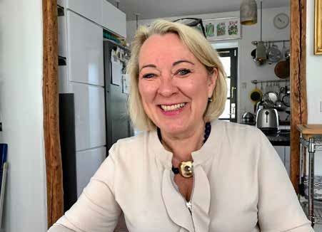Jane Kjølbye fra støtteforeningens bestyrelse fortæller, at der fortsat arbejdes målrettet med at åbne et hospice i Korsør. Foto: Helge Wedel