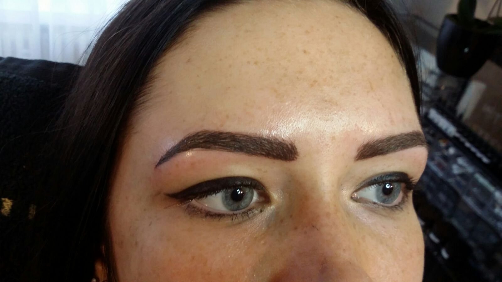 Model 9 Augenbrauen Nachher