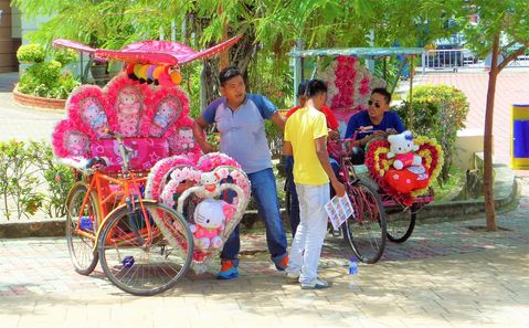 Trishaws waiting for the lucky tourists.