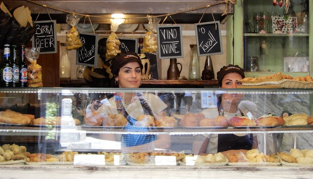 Street food is the essence of Neapolitan lifestyle.