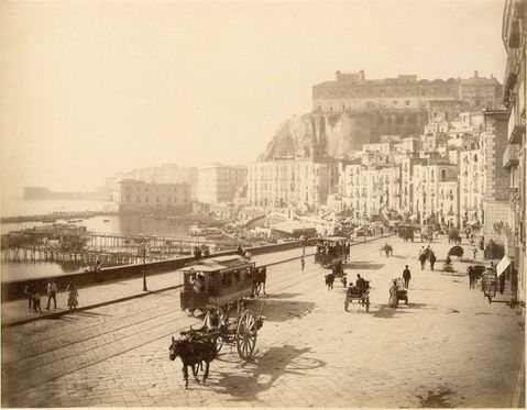 Via Santa Lucia and Monte Echia before the landfills (late 19th century).