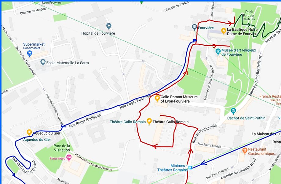 A walk at Fourvière Hill (red line).  Bus/funicular transfers (blue lines). On foot transfer (green line).