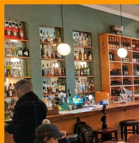 Café “Suzana”.