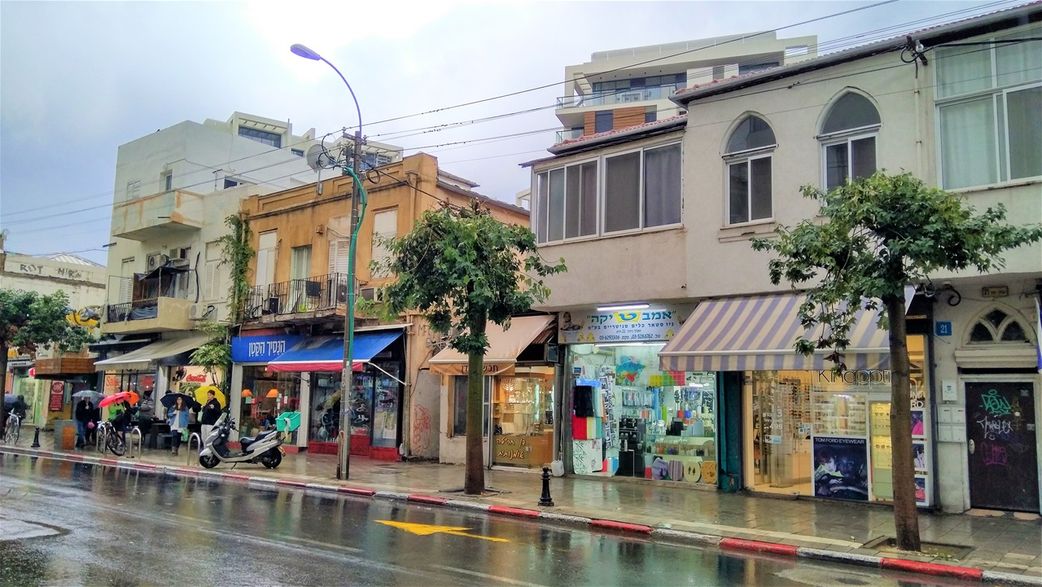 Nachalat Binyamin street houses mostly fabric stores.  Here takes place Nachalat Binyamin Market twice a week.