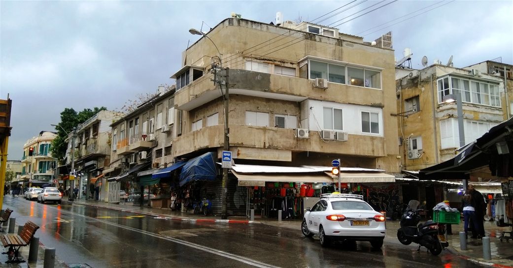 Not all Bauhaus buildings are big any fancy.  Whole neighborhoods are made of “Cheap kind” of Bauhaus Style buildings.