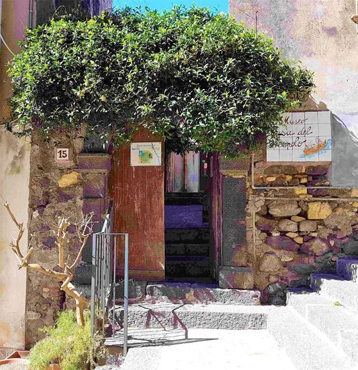The Entrance to Casa del Nespolo at No15 of Via Arciprete Salvatore de Maria.