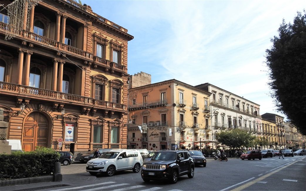 Savia cafe in Via Etnea.
