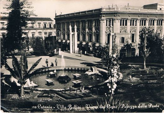 Villa Bellini and Palazzo delle Poste in a 1957 photo.
