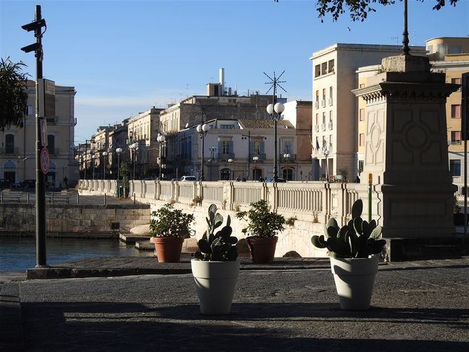 Ponte Umbetino over the strait separating Ortygia from the mainland.