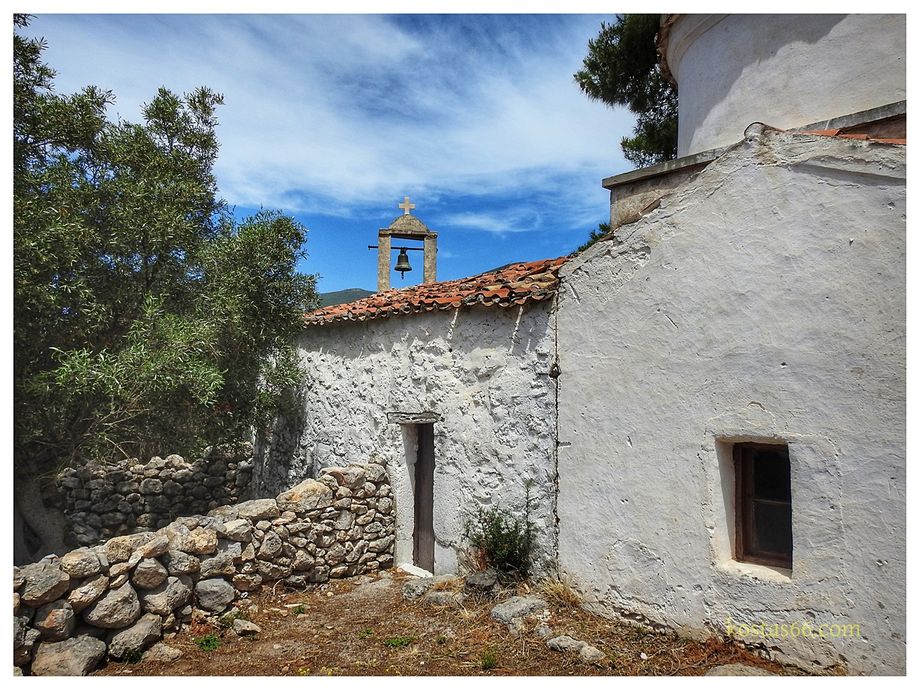 The chapel of Saint George of the Castle (south entrance).