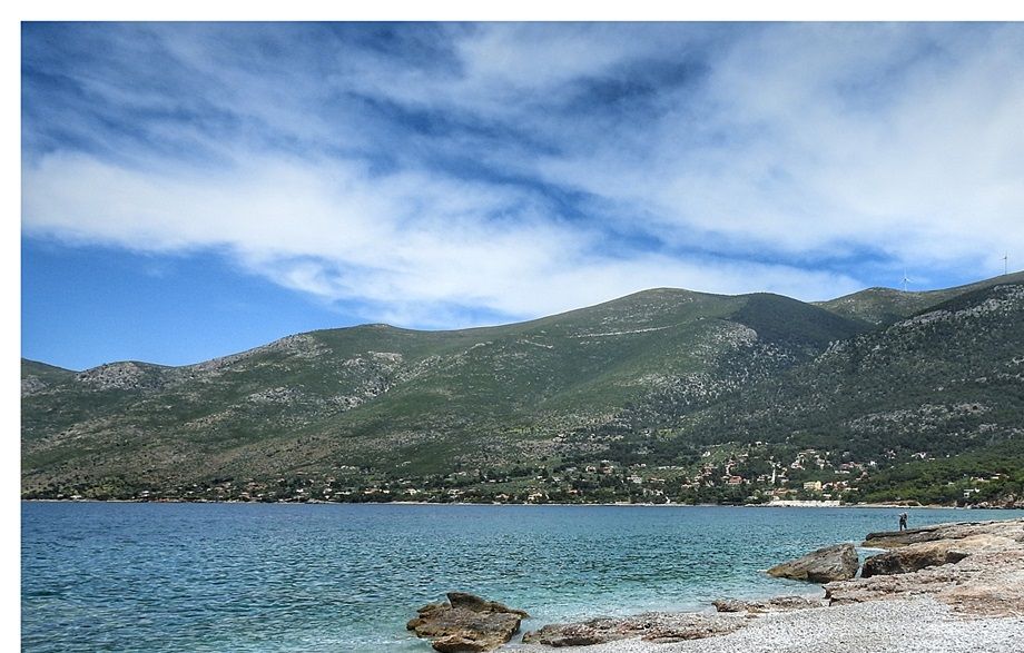 The Porto Germeno beach, in front of the archaeological site.