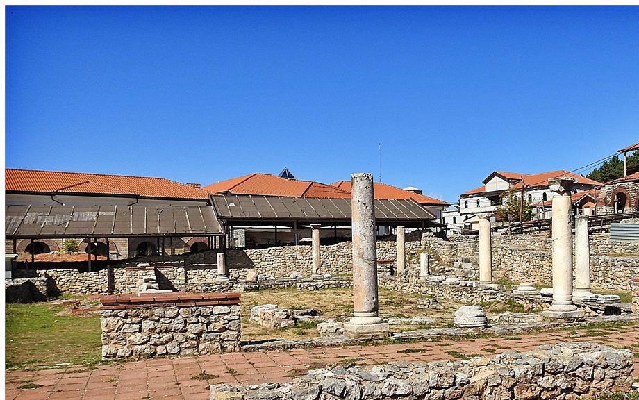 Plaosnik and the 5th century basilica ruins.