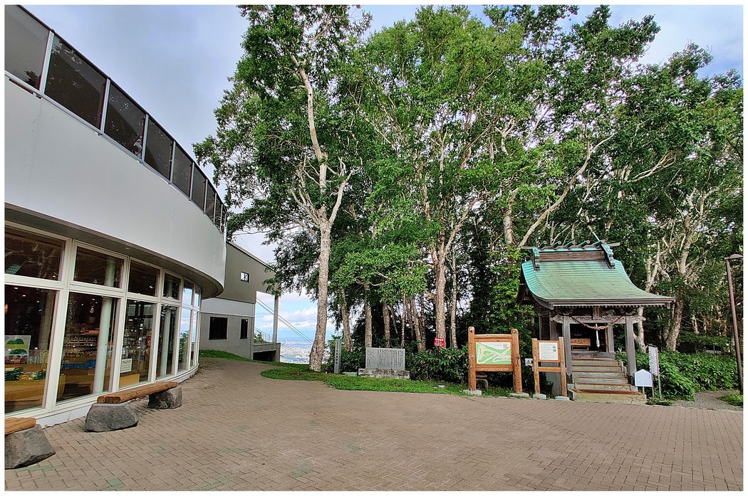 The upper station of Mount Moiwa.