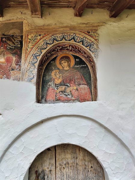 Frescos above the entrance to the gyneconite of the church of Presentation of the Blessed Virgin Mary.