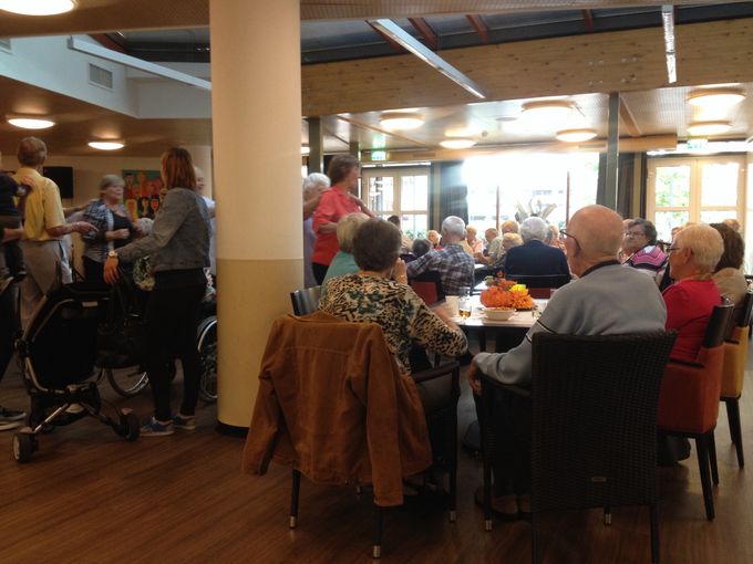 Onze eerste activiteit: een leuk middagje in en in samenwerking met het Erasmushuis. 