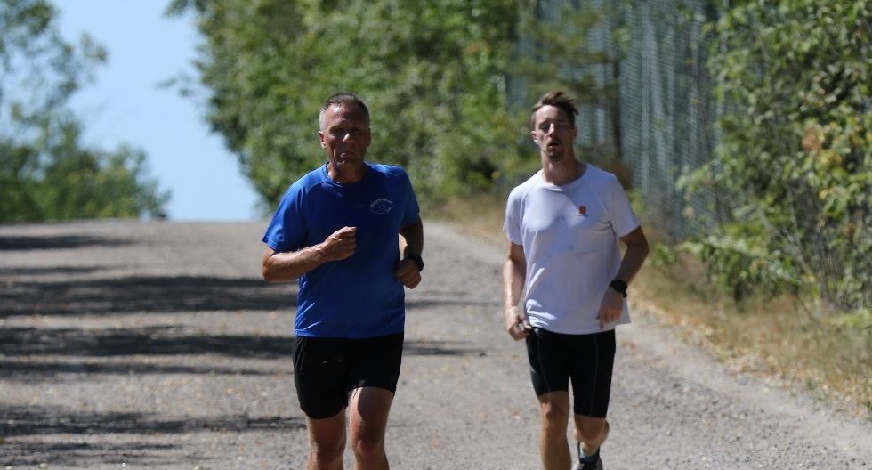 Dag leder an i spurten mot Rolf Henrik