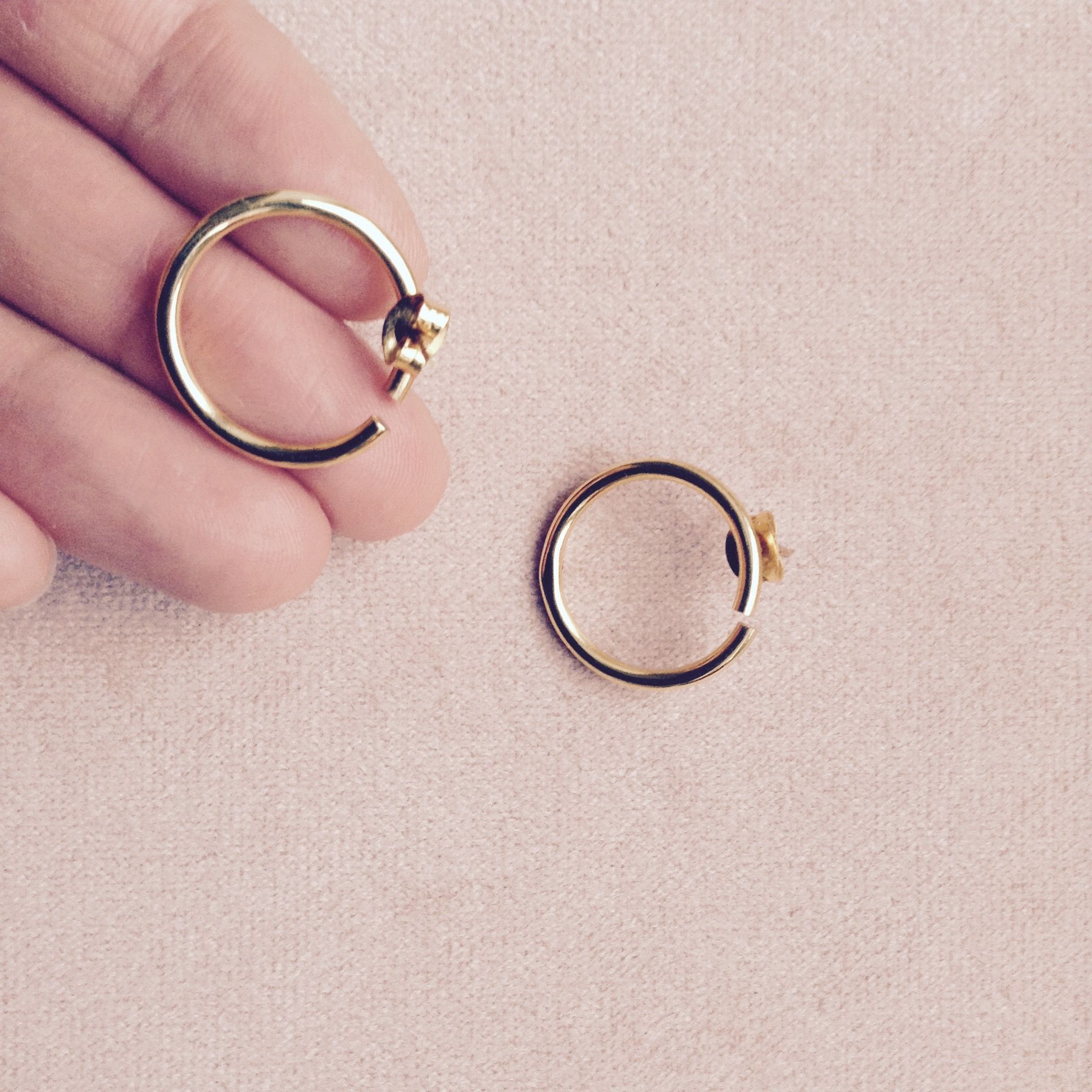 Finger twist earrings 