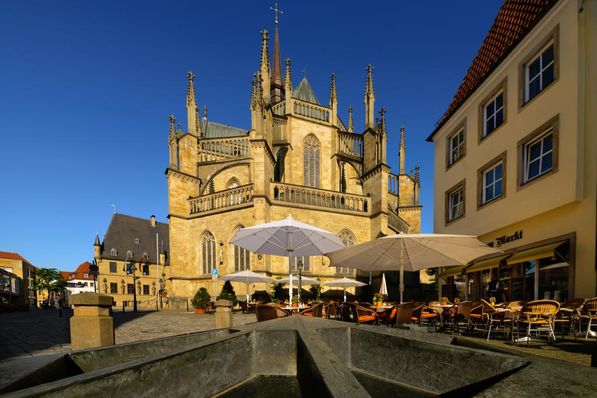 Cafe am Markt mit Marienkirche Osnabrück