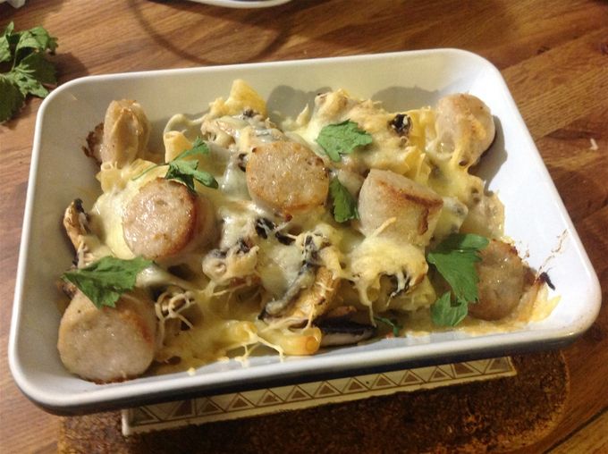 Boudin blanc en gratin , pâtes et champignons