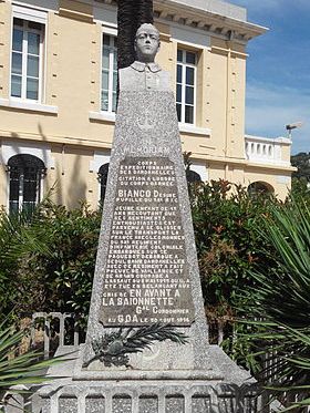 « In memoriam. Corps expéditionnaire des Dardanelles. Citation à l'ordre du Corps d'armée BIANCO Désiré, pupille du 58e RIC. Jeune enfant de 13 ans, n'écoutant que ses sentiments enthousiastes est parvenu à se glisser sur le transport La France avec les hommes du 58e régiment d'infanterie coloniale embarqués sur ce paquebot. Débarque à Sedul Bahr Dardanelles avec ce régiment. A fait preuve de vaillance et de grand courage à l'assaut du 8 mai 1915 où il a été tué en s'élançant aux cris de « En avant à la baïonnette ! » Général Cordonnier Au GQA le 30 août 1916. »