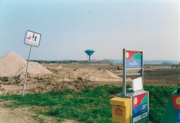Grunden er købt. Ca. april 2000.