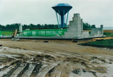 Indervægge.  Ca. september 2000.