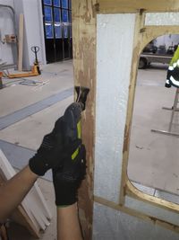 Tammikuu koitti. Ollaan käytetty joitain omia työkaluja projektissa ja tuli nyt sitten hommattua tämä monitoimityökalu. Helpottaa kummasti irrotustyötä. Vaneri joka on liimattu jollain liimalla, on saatava mahdollisimman hyvin pois jotta uusi pinta tulisi olemaan mahdollisimman tasainen.