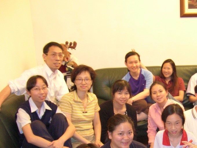 單成在鄭禮坤家庭舉行家人家庭晚會