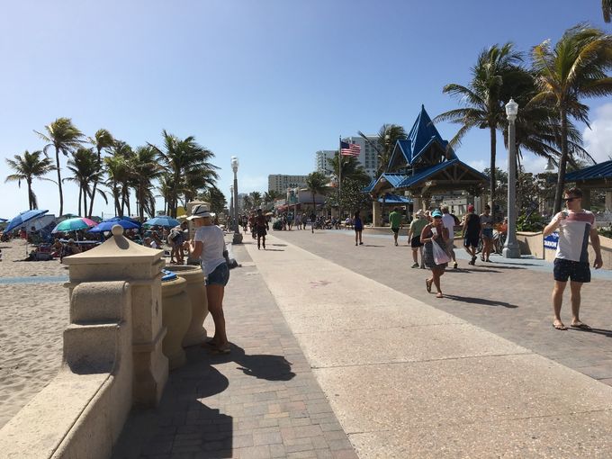 Le Broadwalk de Hollywood longe la plage sur plus de 3 kilomètres.