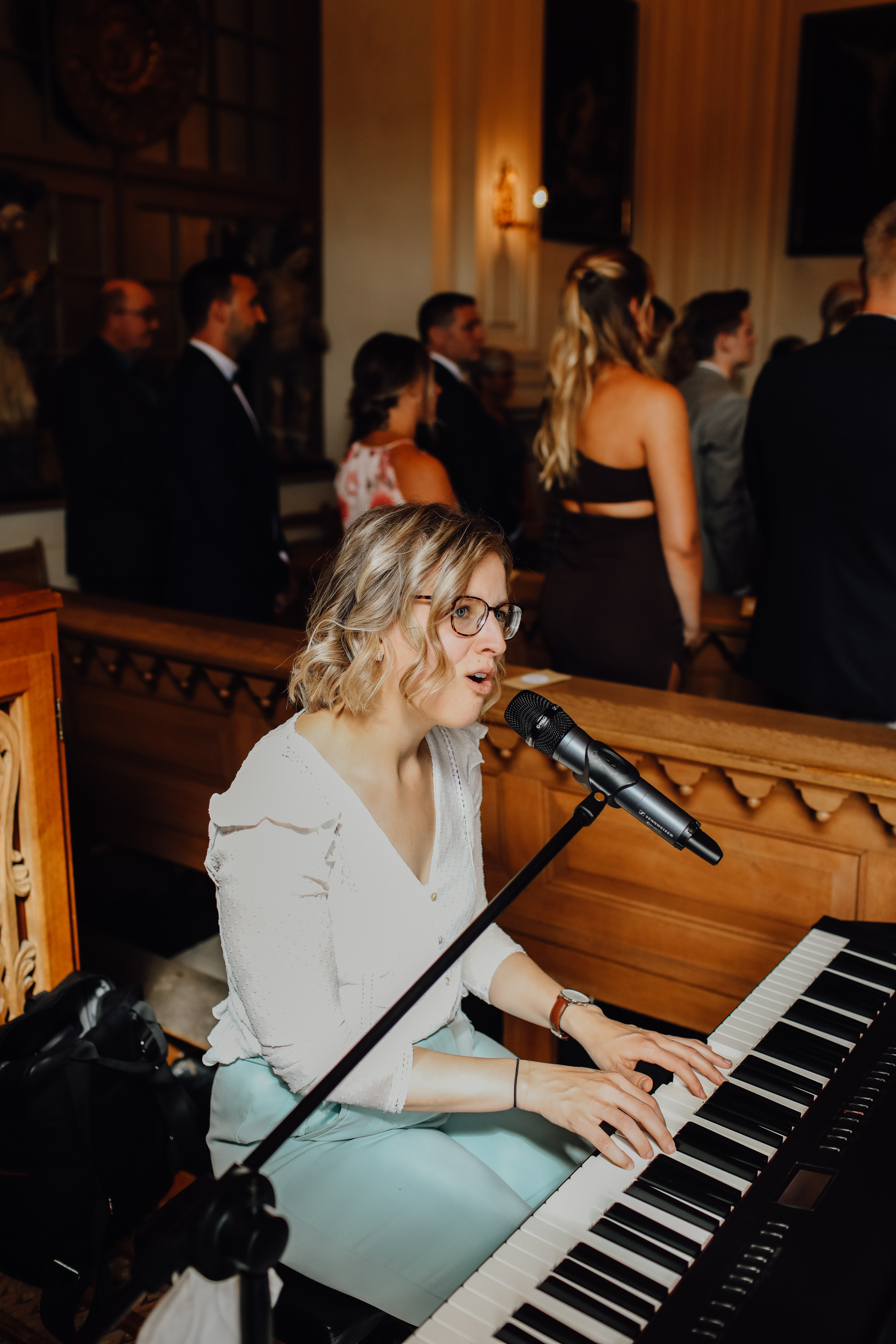 Stimmbildnerin Annemarie Sauer. Photo by Mascha Busch
