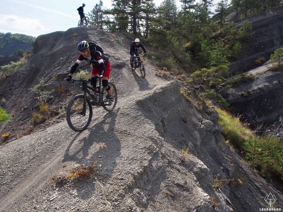 Black earth trails Dignes