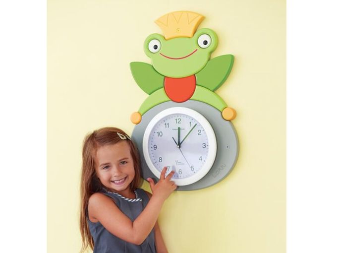 Väggklocka Groda H 58 cm/ B 38 cm
art nr 224  pris 3200kr