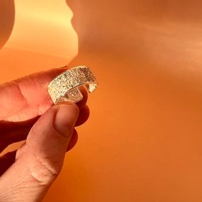 Ring med textur