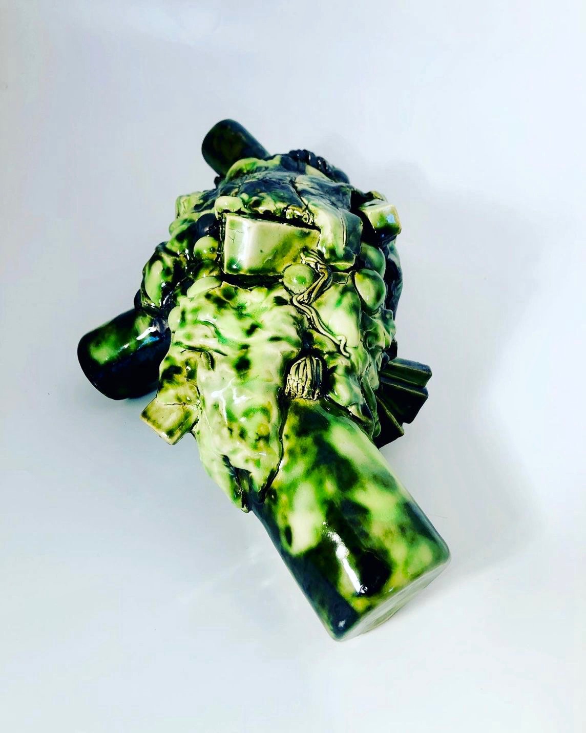 "Captured Matter" #6, 2021, stentøj, 10x38x12 cm.