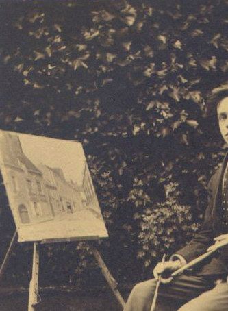 Photo de Léon Gard devant son chevalet. Etampes 1925.
