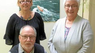 Jean-Louis Clech, le président du Point d'appui, Corinne Le Bourdonnec, la directrice et Dominique Allegret, la première secrétaire. | 