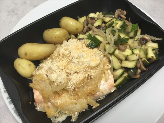 Pavé de saumon à la bordelaise et légumes confits