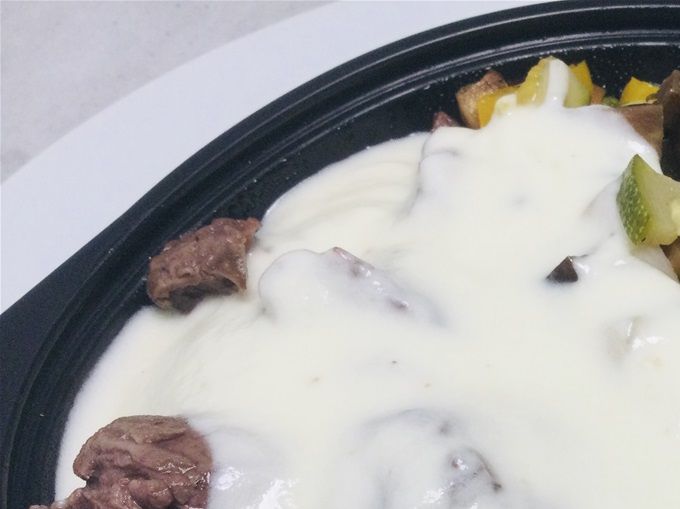 Onglet de bœuf sauce roquefort & légumes confits, pâtes à l’avoine