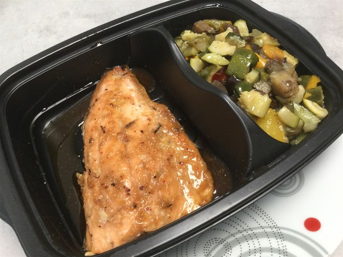 Pavé de saumon laqué au miel et gingembre