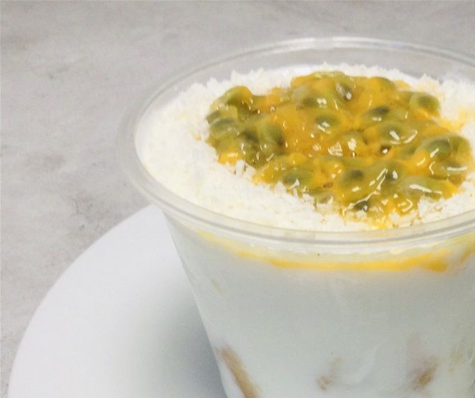 Fromage blanc façon tiramisu à la coco et fruit de la passion