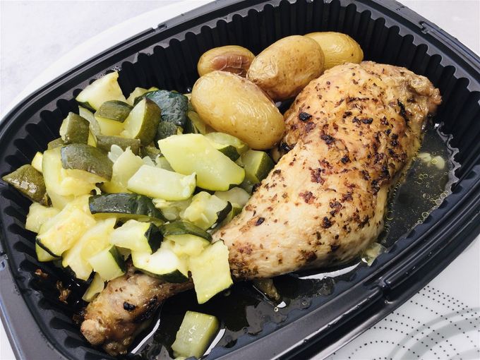 Cuisse de poulet rôti saveurs provençale & pomme de terre rôti, courgettes rôti
