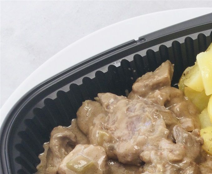 Sauté de bœuf aux cèpes & légumes confits, pomme de terre rôti