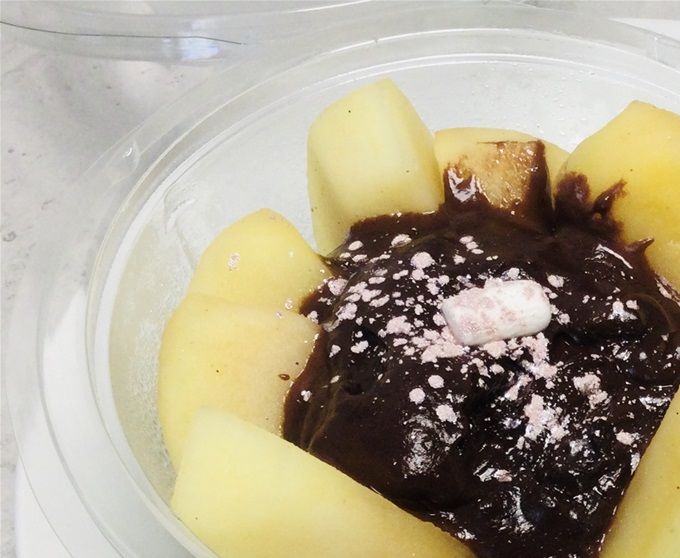 Pomme pochée au chocolat