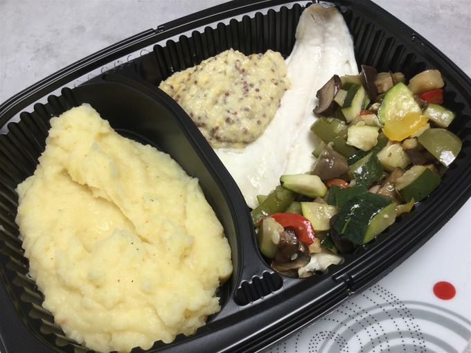 Filet de daurade à la moutarde à l’ancienne & légumes confits, écrasé de pomme de terre