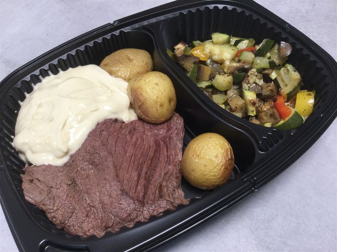 Bavette sauce roquefort & légumes confits, pomme de terre grenaille rôti