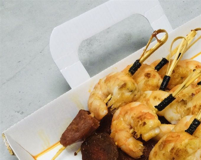 Brochettes crevettes & chorizo