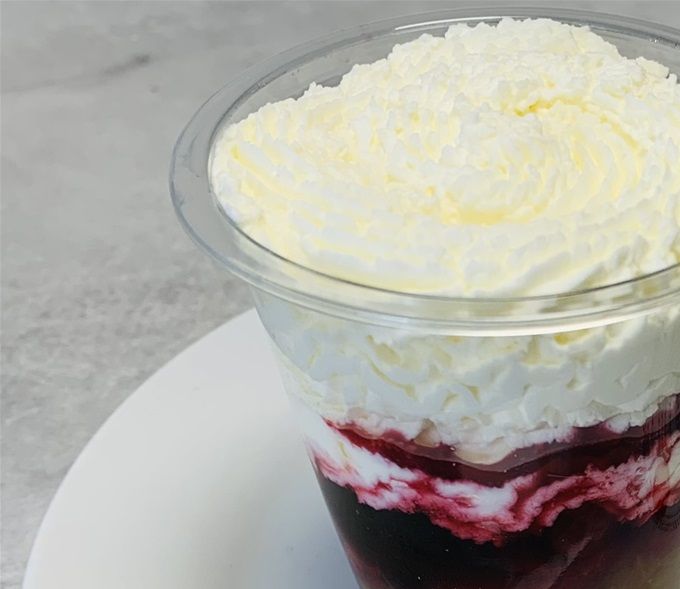 Trifles rhubarbe, fruits rouges et mousse à la vanille